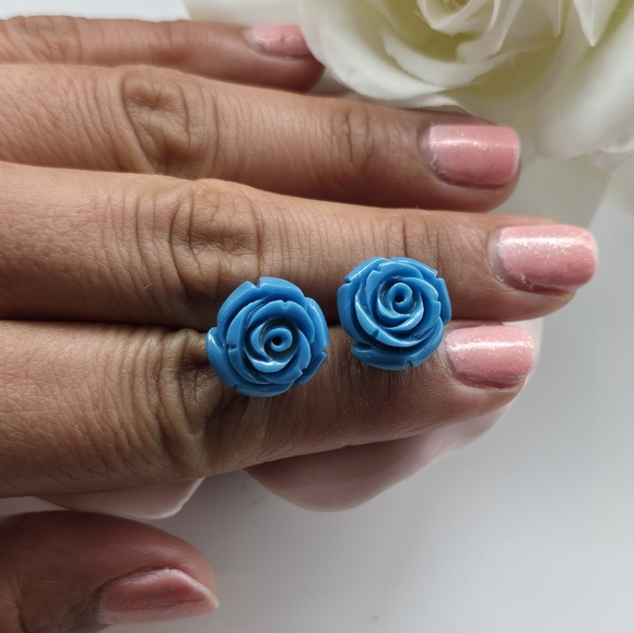 ❤️ ROSANNA STUD EARRINGS - Picture 6 of 10